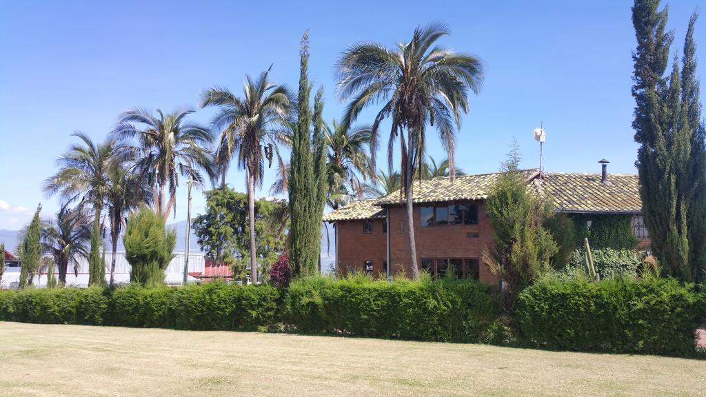 Hosteria Rosa Blanca Puembo Bagian luar foto