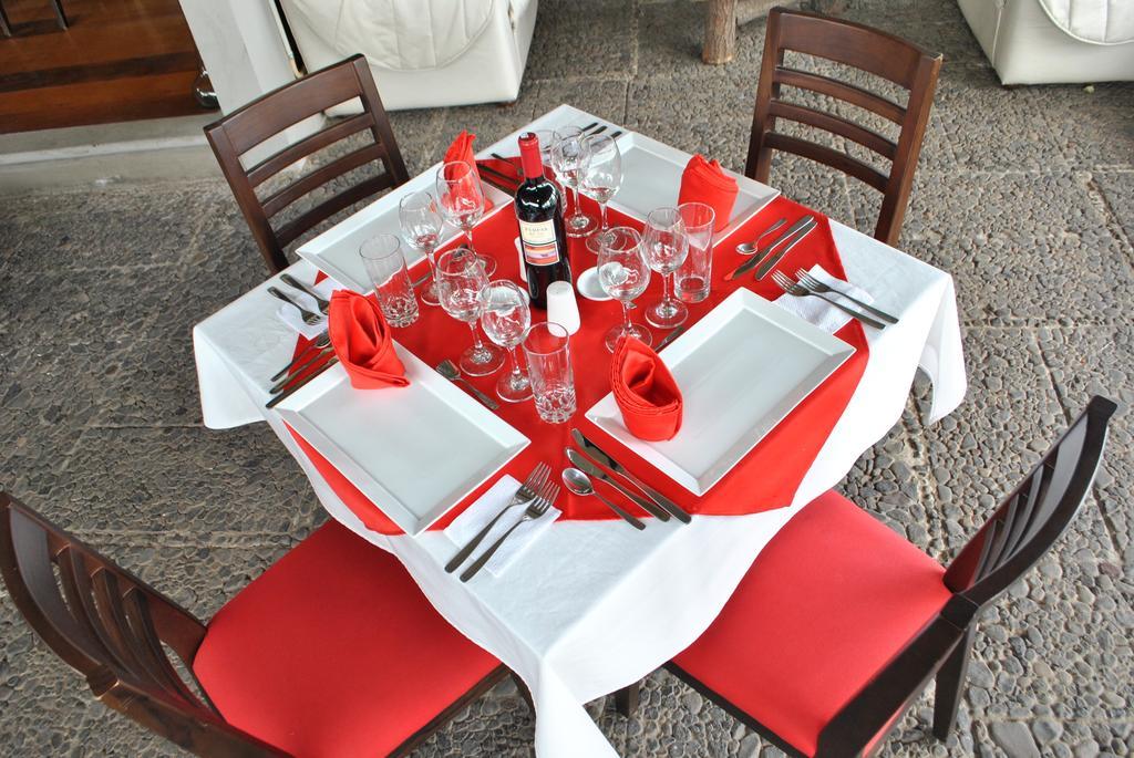 Hosteria Rosa Blanca Puembo Bagian luar foto