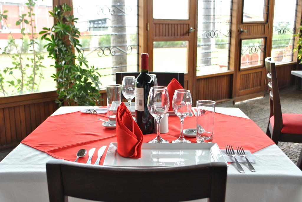 Hosteria Rosa Blanca Puembo Bagian luar foto