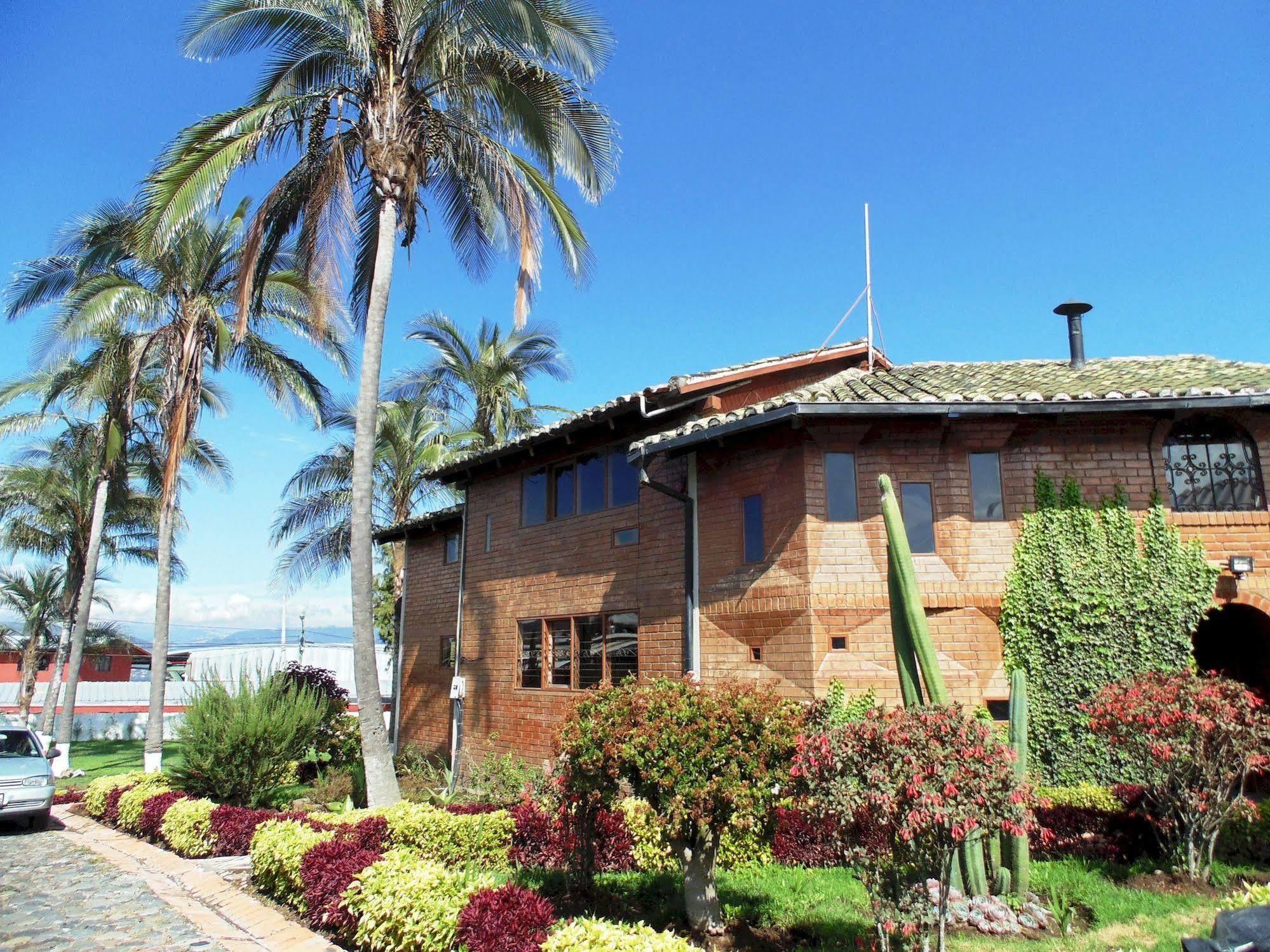 Hosteria Rosa Blanca Puembo Bagian luar foto